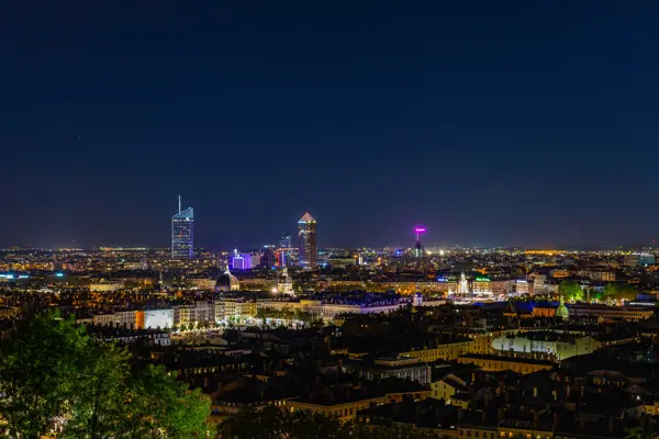 Home Swap Lyon - Experience the Nightlife