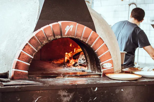 Home Swap Naples - Indulge in Naples' world-famous pizza