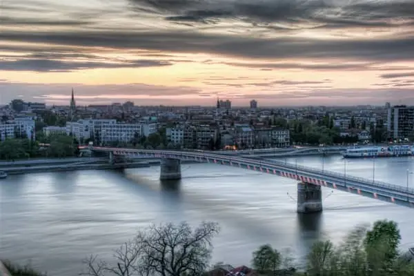 Home Swap Novi Sad - A Workation with Room for Cafes and Quiet