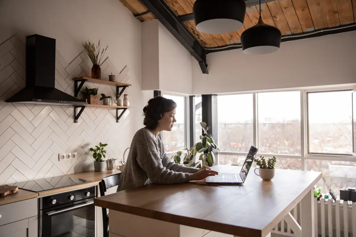 swaphouse-difference-between-wfh-and-remote