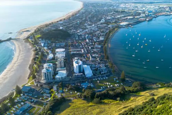 Home Swap Tauranga - Seasons, Cars, and Coastal Comfort