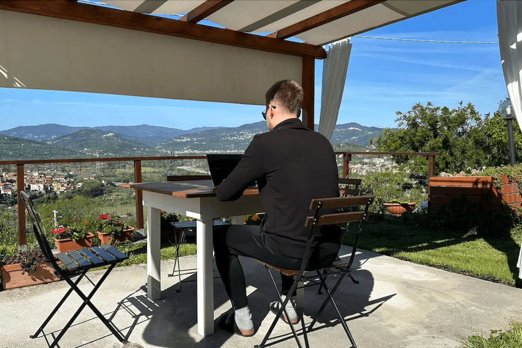 vacation vs workation in italy